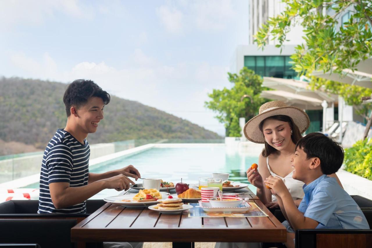 Holiday Inn & Suites Siracha Laemchabang By Ihg Si Racha Exterior foto