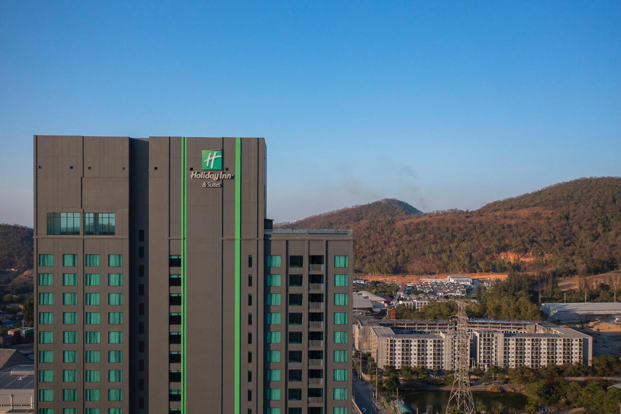 Holiday Inn & Suites Siracha Laemchabang By Ihg Si Racha Exterior foto